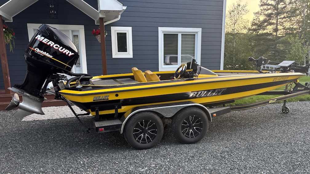 1998 Bullet 20 XD - $29,000.00