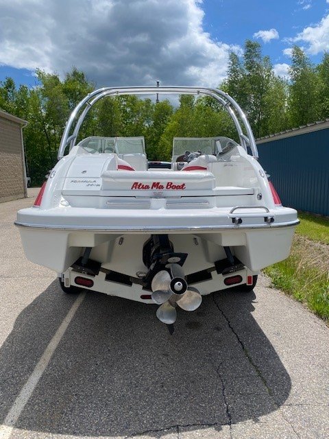 2005 Formula 241 9 - $47,000 - Image 12