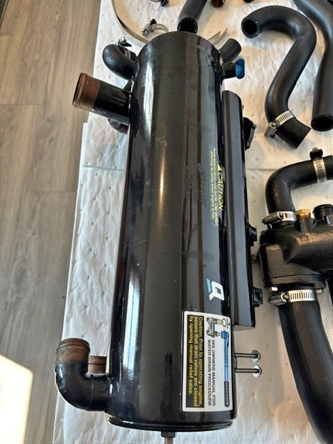 Closed Cooling system from Mercruiser 350 MPI Horizon Inline engine 1