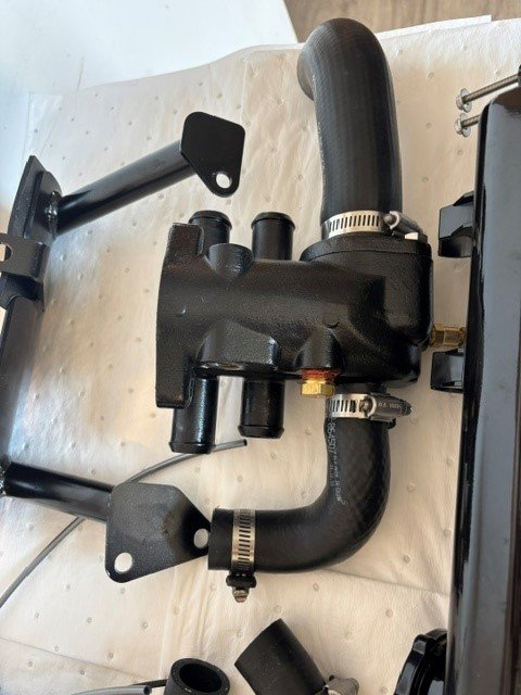 Closed Cooling system from Mercruiser 350 MPI Horizon Inline engine - Image 9