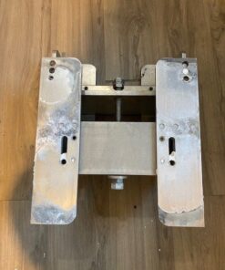 CMC Powerlift 10"-Manual Condition Used - Good CMC Powerlift 10" Manual jackplate - $400 - Image 3