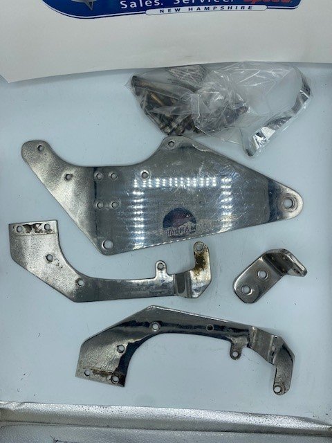Latham Marine Wing Plate for 2.5L Mercury Outboard